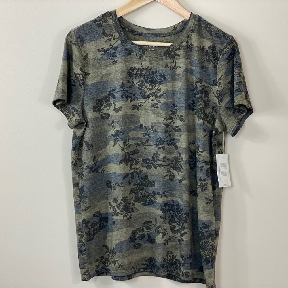 Lucky Brand Size Large Printed Camo Floral Tee